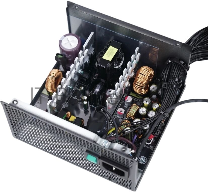 Блок питания Deepcool GAMERSTORM PF650X (ATX 2.52, 650W, PWM 120mm fan, Active PFC+DC to DC, 80+ BRONZE) RET 1 Блок питания Deepcool GAMERSTORM PF650X (ATX 2.52, 650W, PWM 120mm fan, Active PFC+DC to DC, 80+ BRONZE) RET 1